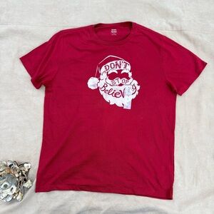 NWT🎅 OLD NAVY Don’t Stop Believing Santa Red Ultra Soft Graphic T-Shirt - L